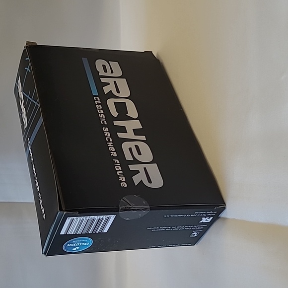 Classic Archer Exclusive Figure - Picture 5 of 6